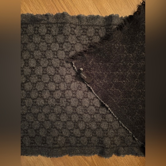 GUCCI | Italian Made 100% Wool Black Grey GG Fringe End Scarf - Picture 7 of 8